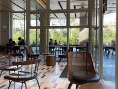 靠窗位-星巴克臻选(珠海富华里店)