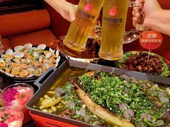 -何师烧烤Pro ·江湖川菜·小龙虾·精酿(太古里旗舰店)