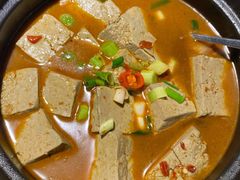 自制黑豆腐砂锅-姜君·千岛湖鱼头馆(浦东大道店)