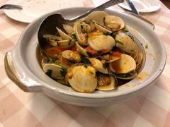 西班牙炒蚬-船屋葡国餐厅