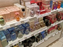 -COSMETICS & PERFUMES BY SHILLA(樟宜机场店)