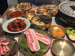 -草家酱蟹炭火烤肉店(珲春南路一店)