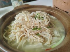 -虹泥小厨(南国花园总店)