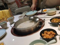 -洪氏嗨捞·猪肚鸡火锅(阳光天地店)