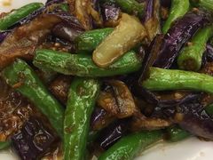 杭椒炒杭茄-银都上海菜馆(粤海东路店)