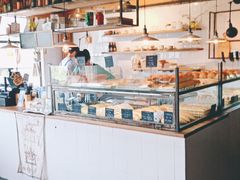 面包甜点陈列柜-仙峰天然面包(迎宾路店)