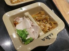-亮亮面馆(经六路店)