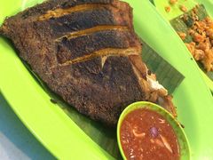 -明记烧鱼美味店