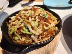 铁板粉丝包菜-局气烤鸭·北京菜(德云社店)