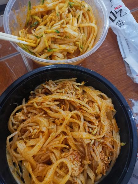 红辣椒正宗擀面皮-"点过红辣椒的外卖,我能说真的不怎么好吃吗.