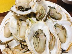 啤酒煮生蚝-日进一片海.生腌海鲜火锅.宵夜烧烤(三里屯总店)