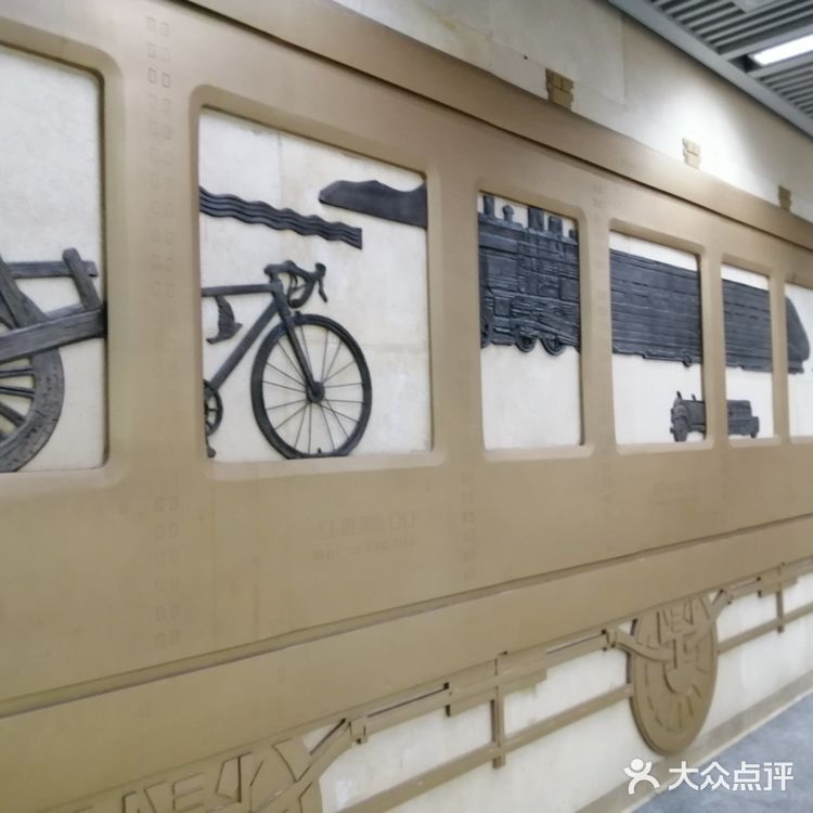 在武汉能看到火车的地铁站