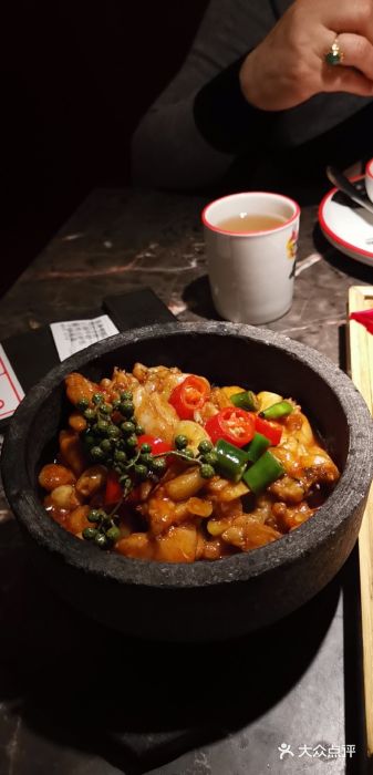 新白鹿餐厅(百联中环店)石锅牛蛙图片