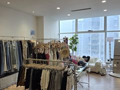 -眷顾自助服装工作室(中南金石国际广场A座店)