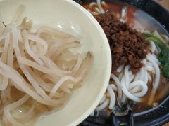 -丽虹云南过桥米线(兴工街店)