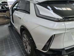 -青岛鸿发智越领克新能源中心