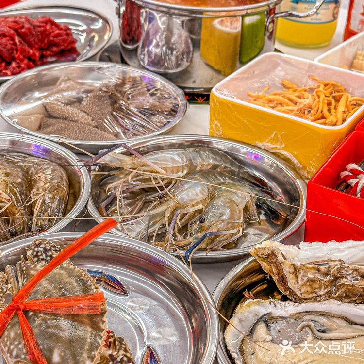 这家海自鲜选火锅店!一人一锅,锅底口味多众选择