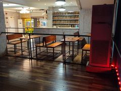 -奔马滚轴溜冰场