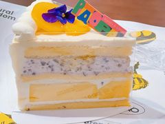 芒果血糯米鲜奶戚风-PAOPAO Bakery&Café(港汇店)