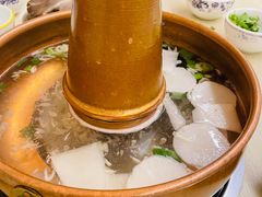 -洞庭洲·防空洞火锅·烧烤·铜锅涮肉(新百广场店)