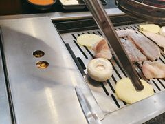 -臻牛烤肉