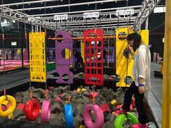 -嘿哟动霸CHUA·新潮玩运动娱乐中心·蹦床滑冰团建乐园