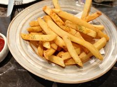 -LESCEDARS Brasserie Bistro香柏树