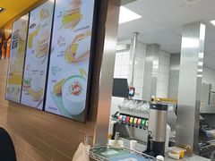-麦当劳(轻轨曹杨路店)
