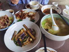 -湖泉水云间餐厅·弥勒地道菜(B座店)