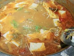 -野山舂·贵州现舂酸汤火锅(鸿通城店)