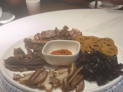 -万重锦·人文川菜馆(骡马市店)