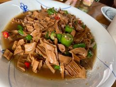 -芦茨金富饭庄·25年老字号·专做稻草鸡