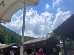 -十万大山布透温泉