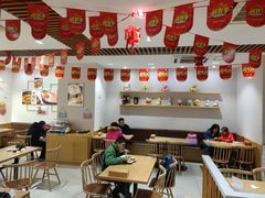 大堂-麦谷轻餐(郑记粥铺金汇店)