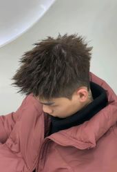 -一家只做男发烫染的店