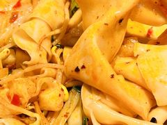 -阿瓦山寨·湘菜现炒·剁椒鱼头王(咸阳总店)