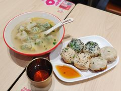 -小杨生煎(金山百联购物中心3楼店)