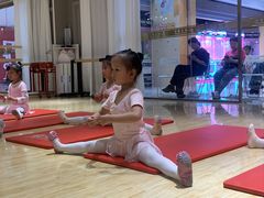 -炫艺舞蹈培训中心(枫尚奥特莱斯店)