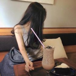 -时尚殿堂明星门店