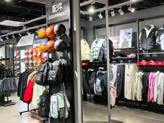 -燕莎奥特莱斯购物中心