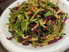 -锅飘飘·东北铁锅炖(雨花客厅店)