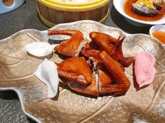 蝴蝶里招牌乳鸽-蝴蝶里·粤菜·点心(滨江龙湖店)