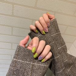 -伍小姐美甲美睫半永久