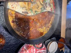 -鹿鸣山草本茶香火锅(园西路店)