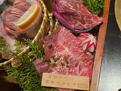 -山川小町·极番烧肉(新地假日广场店)
