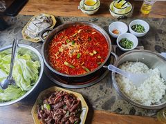 -黄利砖万峰林布依特色酸笋牛肉馆