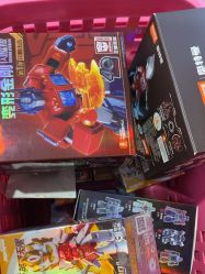 -逝水玩具折扣店