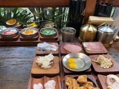 -银米·云南传统过桥米线(双廊黑金冠店)