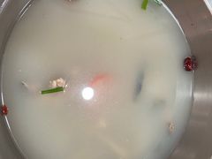 -丽江人家斑鱼火锅(保健路店)