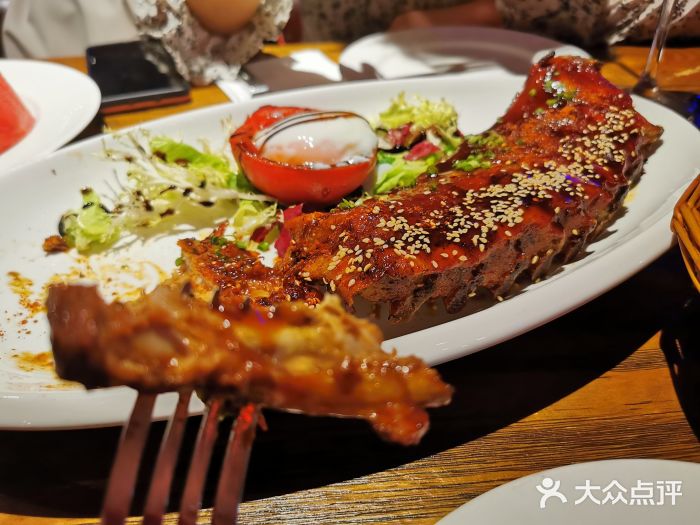 1886德国汽车餐厅(外滩中央店)特色烤猪肋排图片